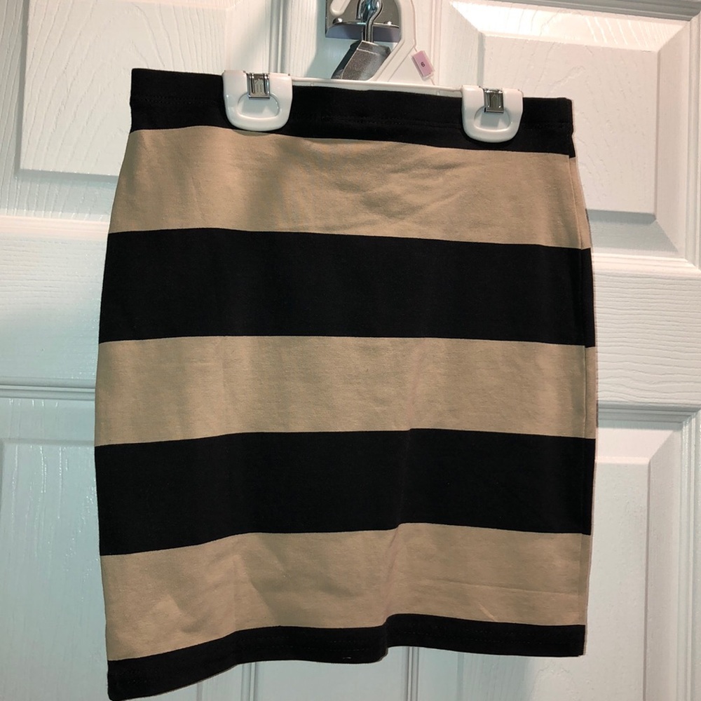 H&M Black/Cream Mini Skirt
